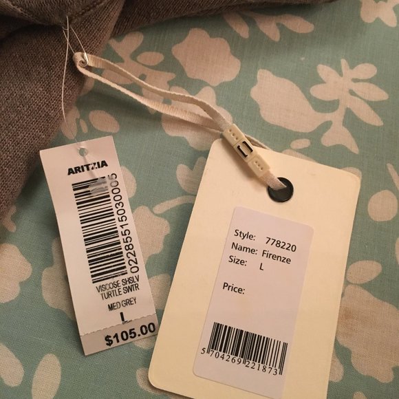 NÜMPH - Turtle Sweater - Picture 7 of 12